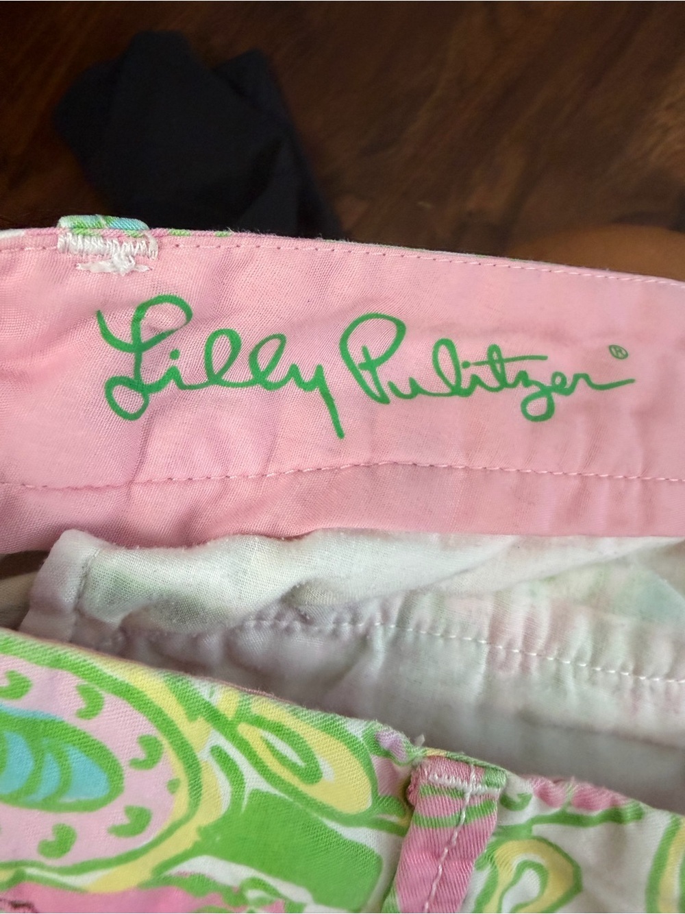 3/$30 ☀️ Lilly Pulitzer Pink & Green Paisley Cotton Avenue Shorts - Picture 10 of 10